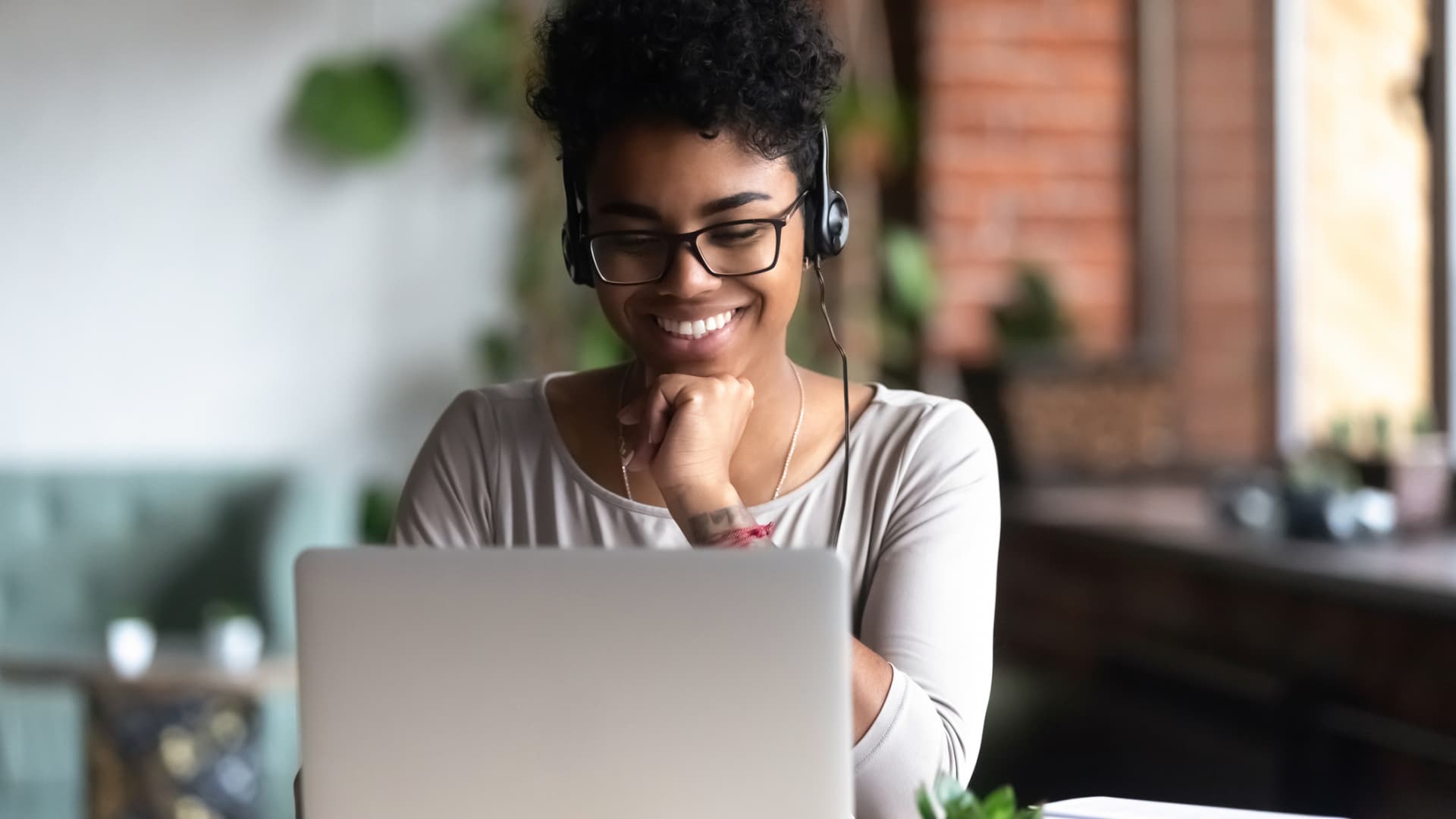 Coronavirus is spurring remote hiring. Here's how to nail your job interview from afar