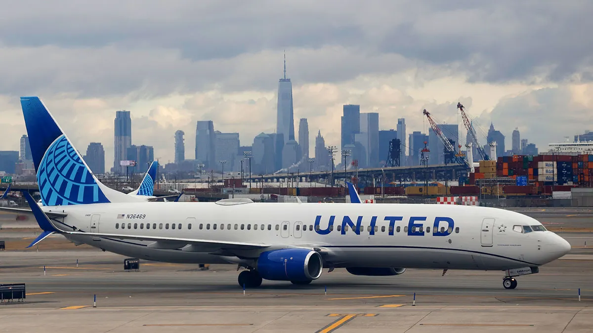 United Airlines Hiring for Remote Customer