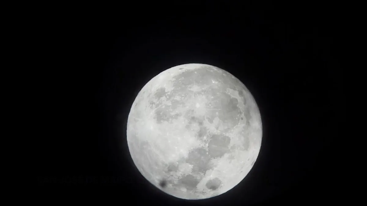 Rare blue micro moon seen from Chile