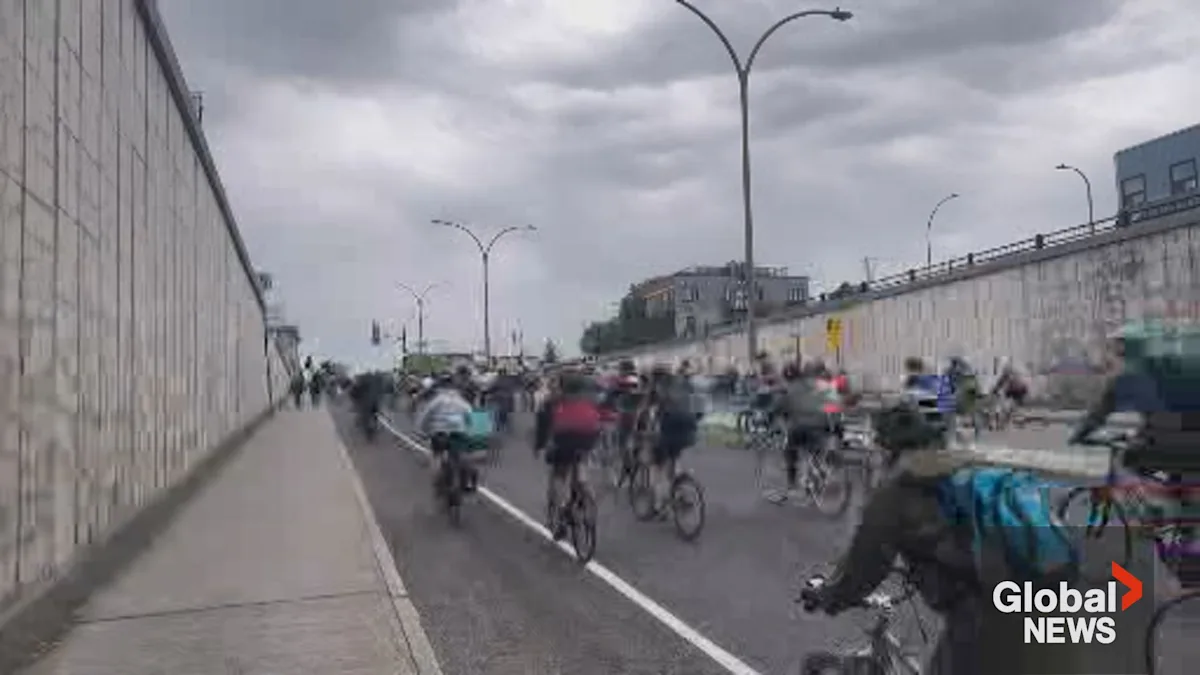 Thousands ride in Montreal's Tour de l'Île