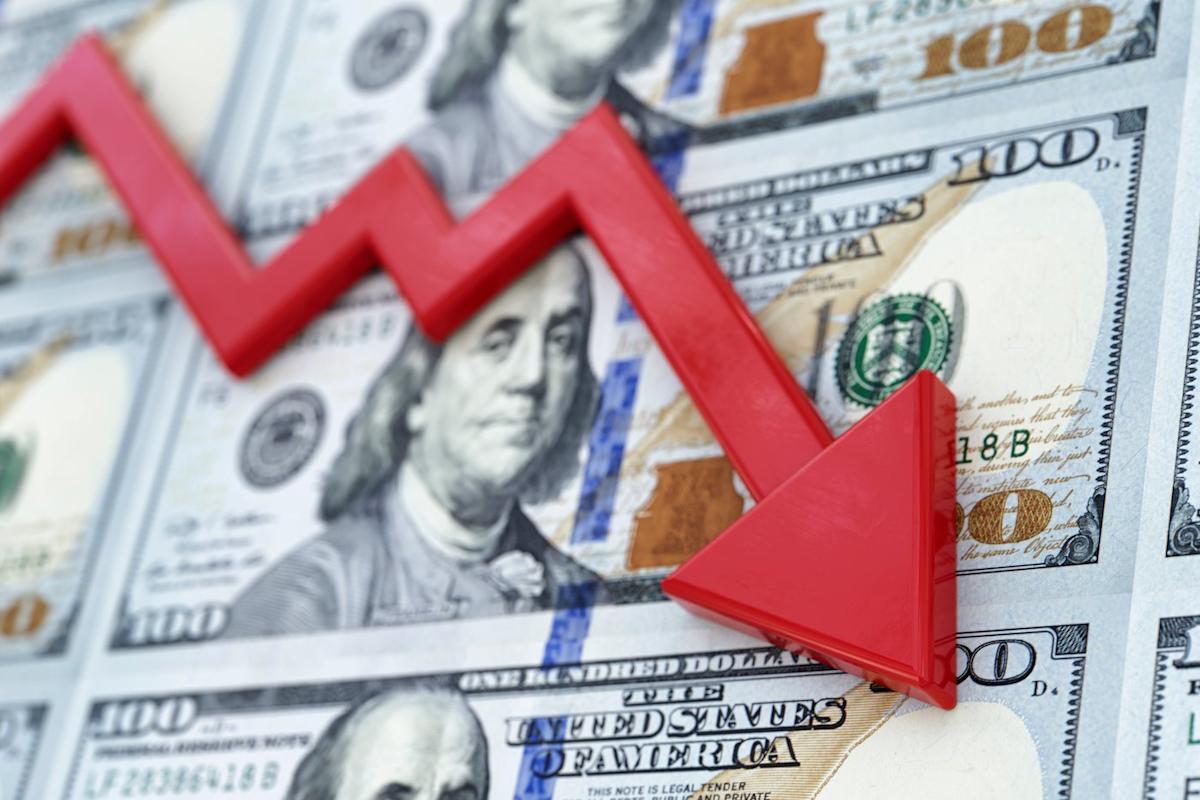 What Happens to Your Investments If the Stock Market Crashes?