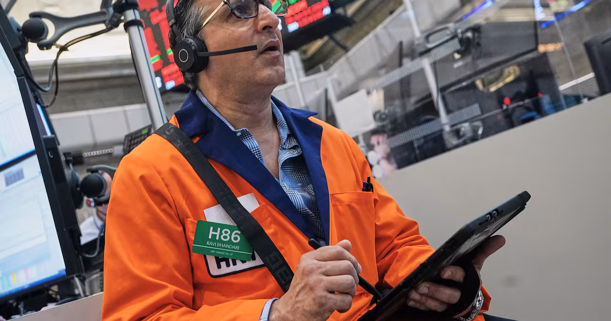 Most U.S. stocks rise as oil prices ease, but slumping AI stars weigh on Wall Street