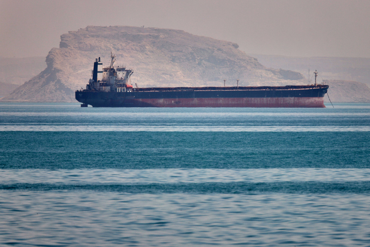 Oil industry warns Trump administration of price spikes within weeks