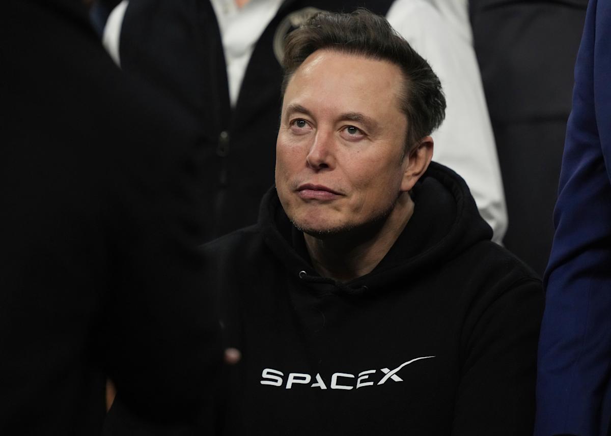 SpaceX launches IPO website for retail investors as it seeks record $75 billion in public offering next week