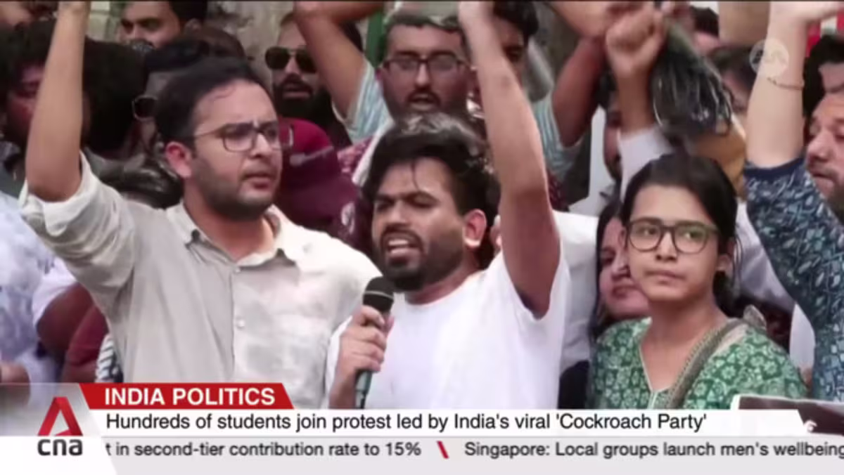 India politics: Hundreds of students join protest led by India's viral 'Cockroach Party'