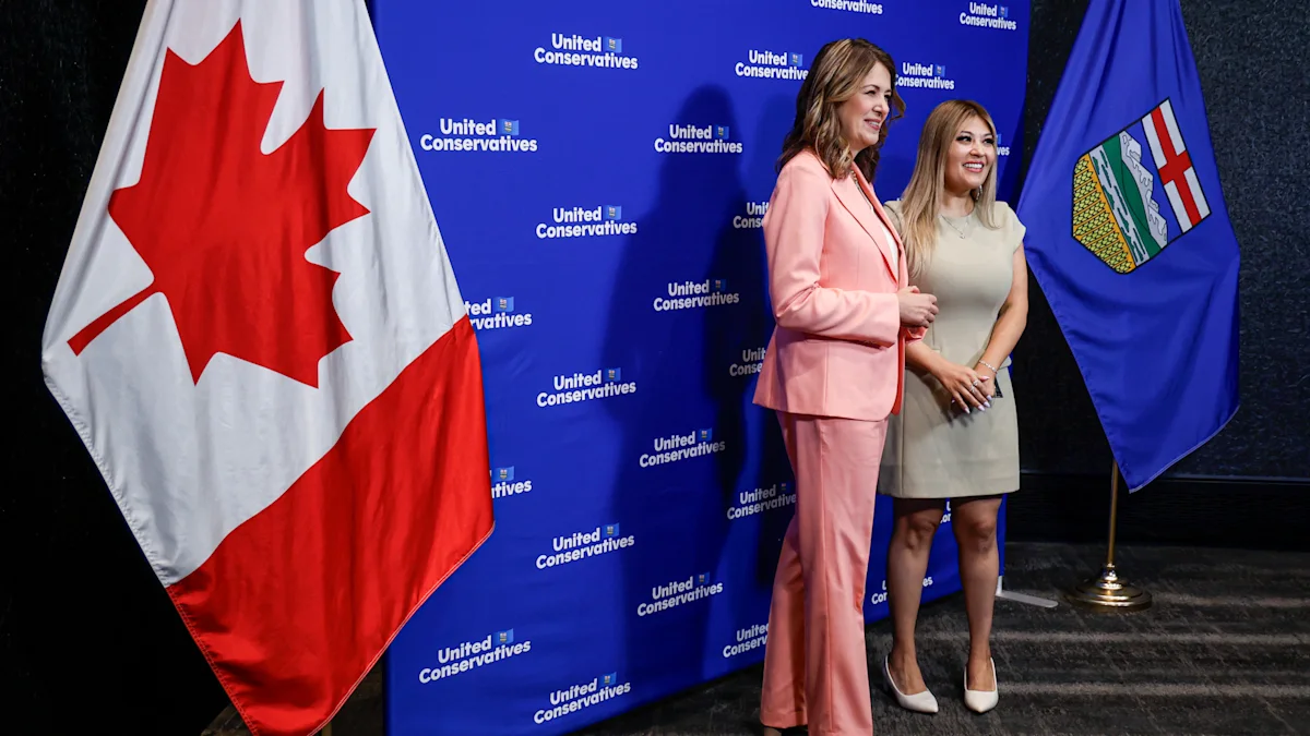 Smith talks separation, policy at fundraising dinner