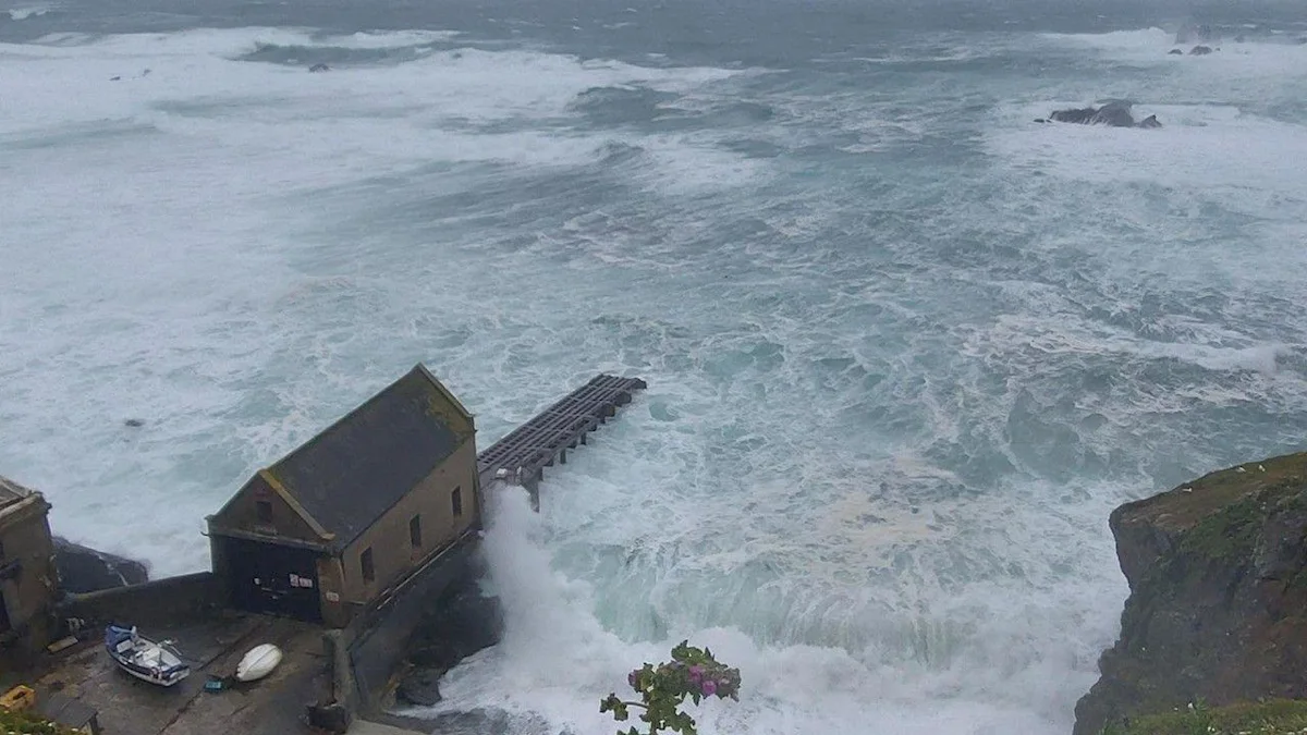 Strong winds warning for Cornwall and coastal Devon