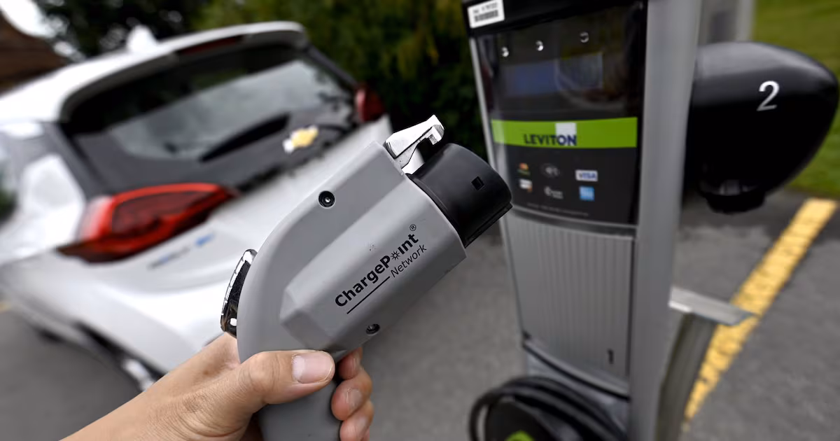 Travellers looking for EVs to save on gas won't find them at car rental companies