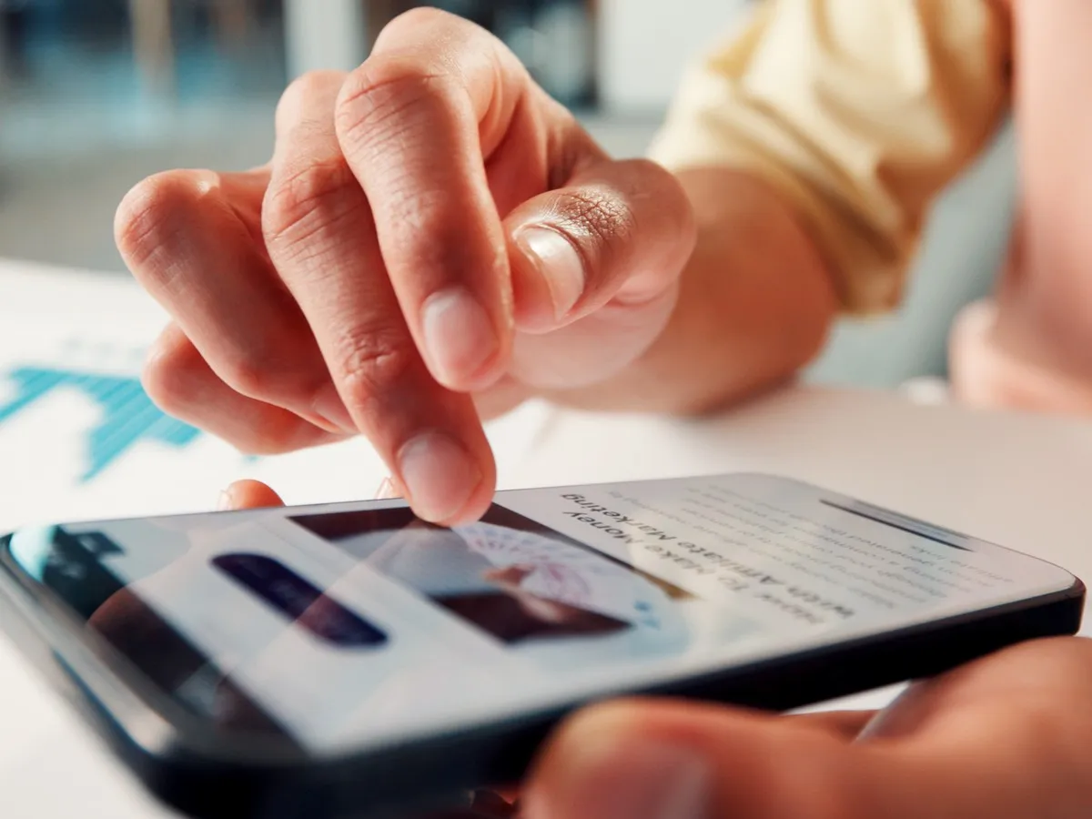Canadians can switch to cheaper phone and internet plans for free starting this week
