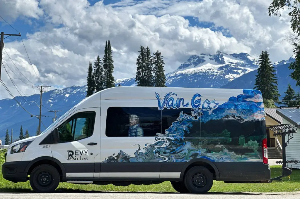 B.C. rideshare service brings mountain shuttle back for Parks Canada