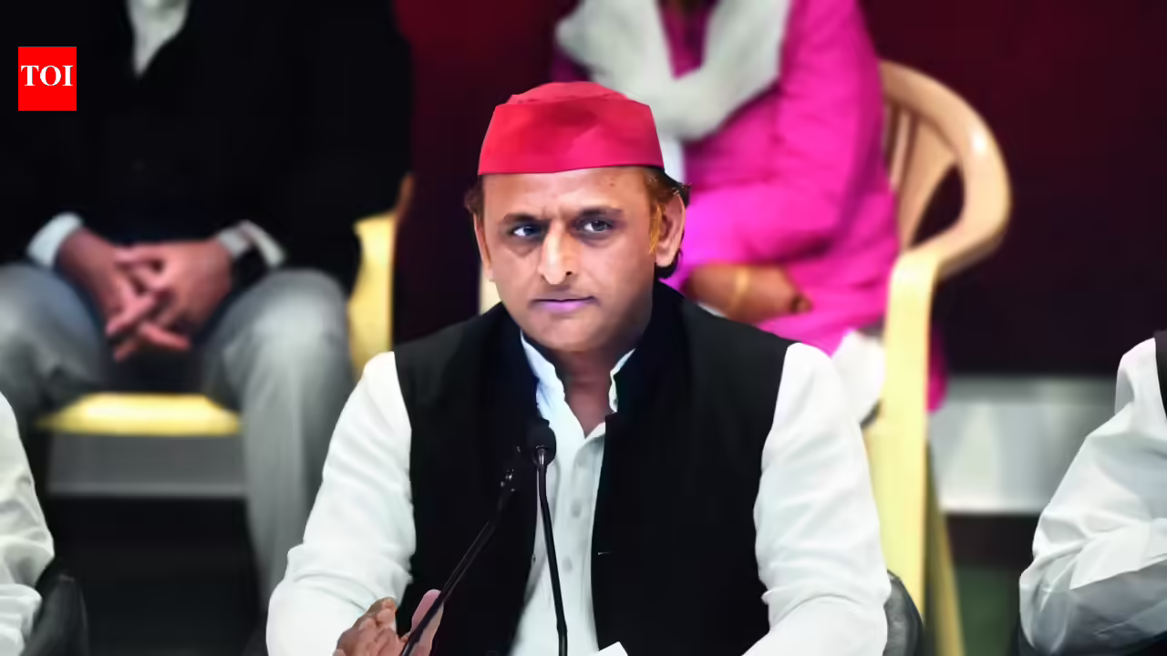BJP promoting ‘negative politics’, weakening small businesses: Akhilesh