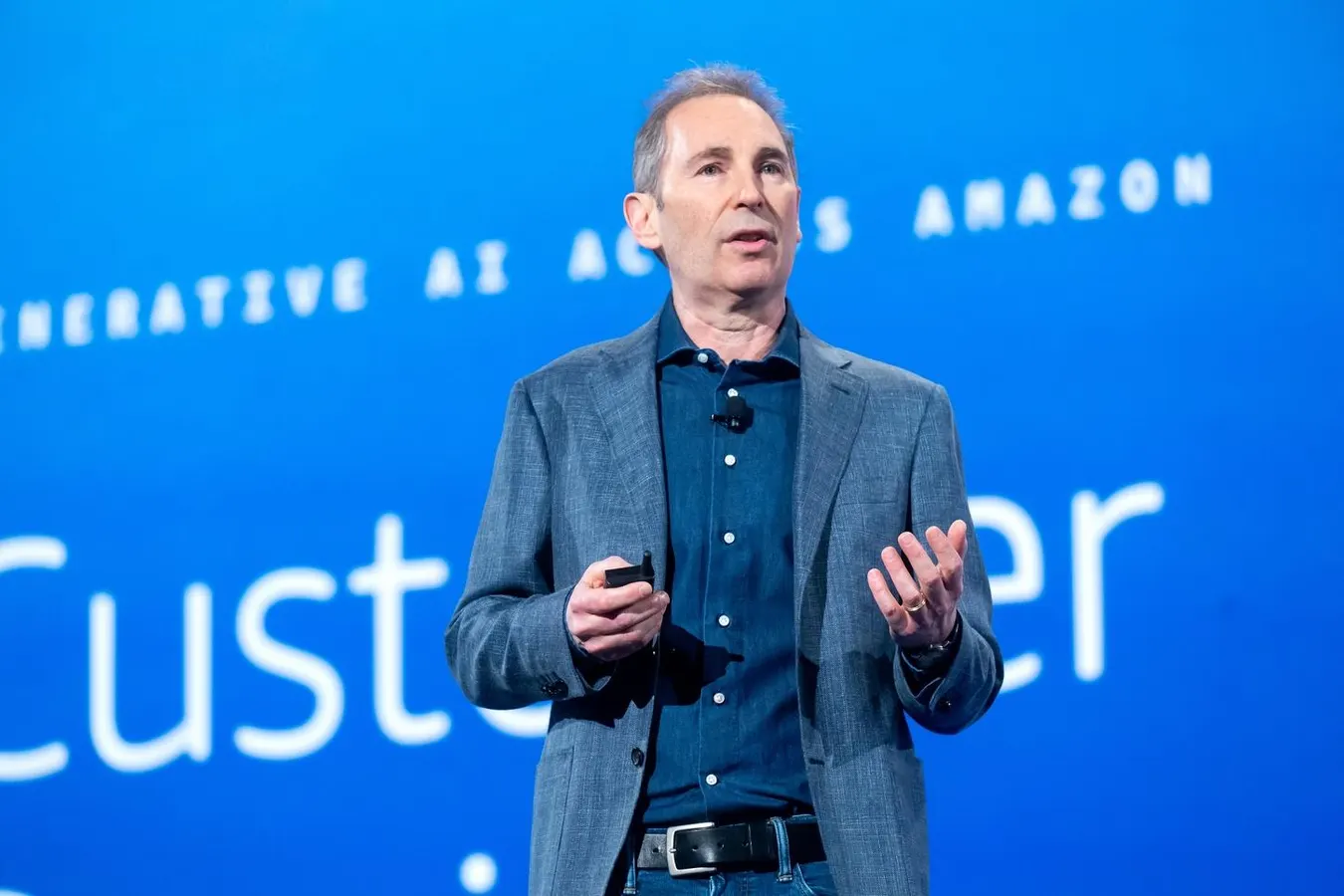 5 Business Technology News Stories This Week: Amazon Replacing Workers With AI