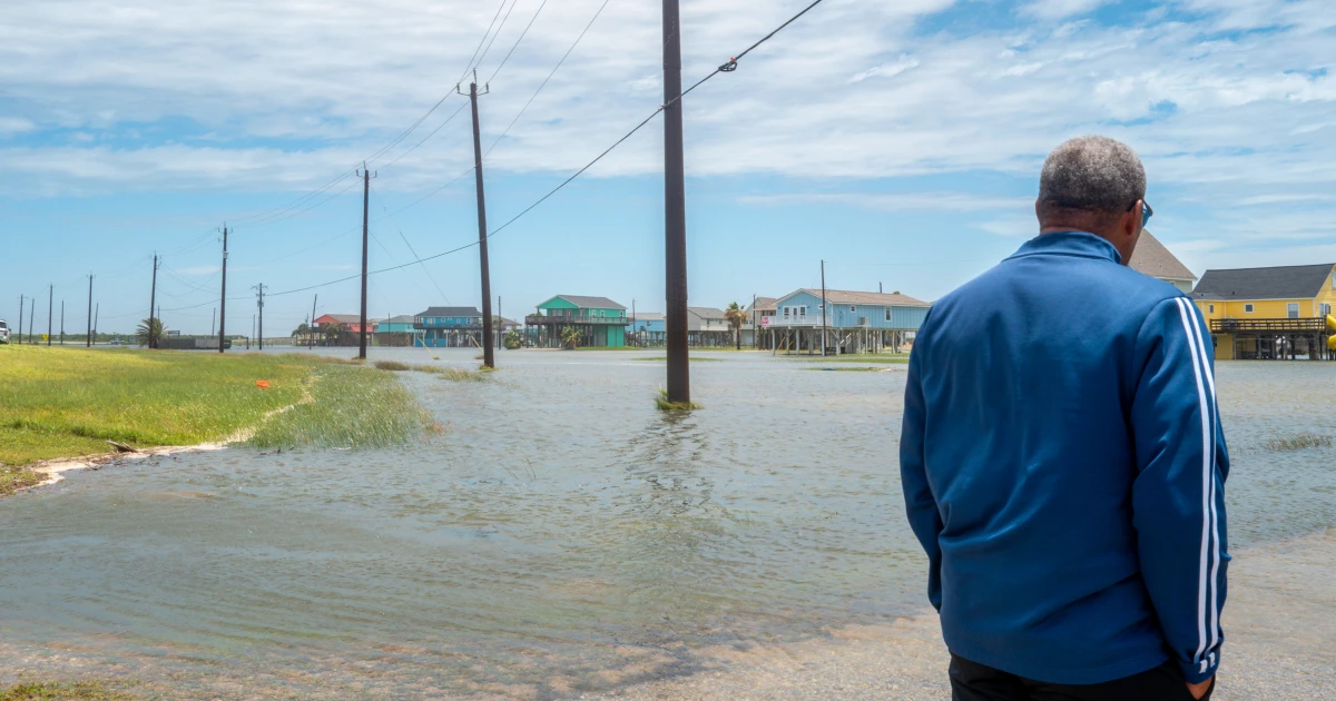 Storms, floods and scorching heat grip the U.S. as World Cup and holiday travel peak