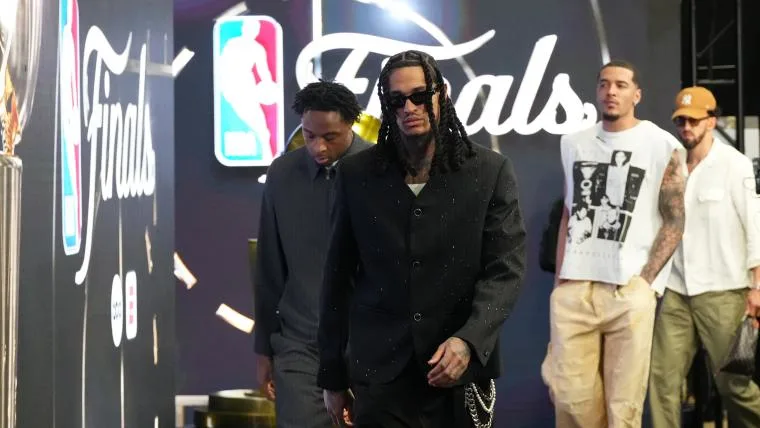 Knicks' Jordan Clarkson makes Paris Fashion Week runway debut