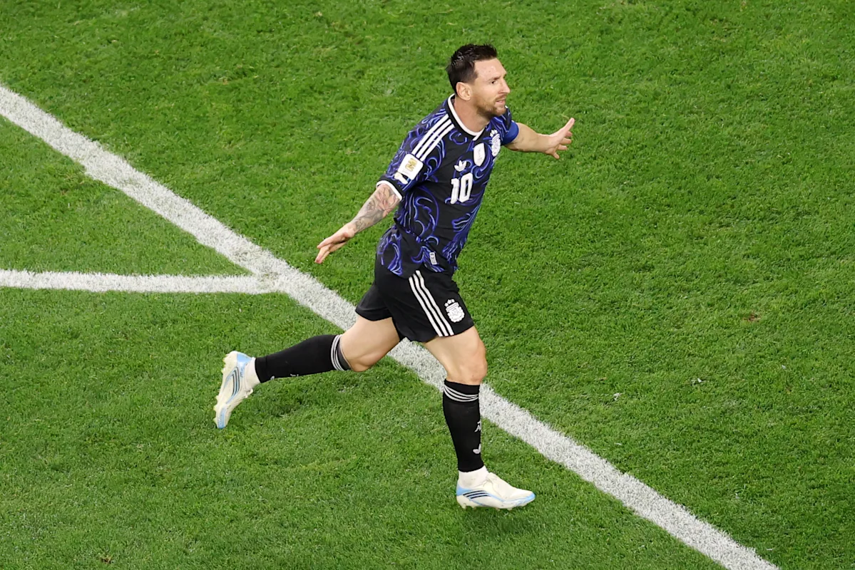Lionel Messi becomes first man to score in 7 straight World Cup games with free kick goal in win over Jordan