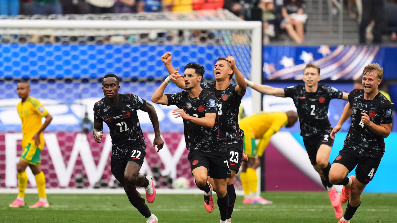 Eustáquio sends Canada to the Round of 16 with last