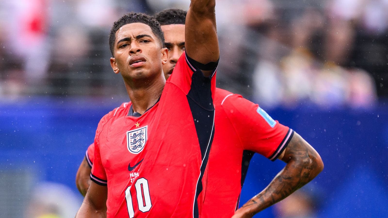 Jude Bellingham: Thomas Tuchel praises England midfielder's buy-in at World Cup after back-to