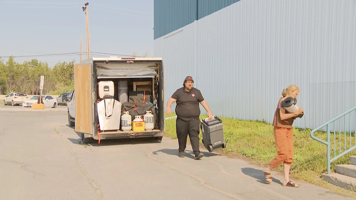Fort Simpson wildfire evacuees arriving in Yellowknife