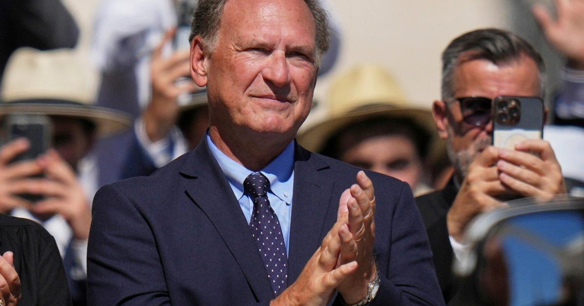 NPR retracts article incorrectly reporting Justice Alito's retirement, citing 'misunderstanding'