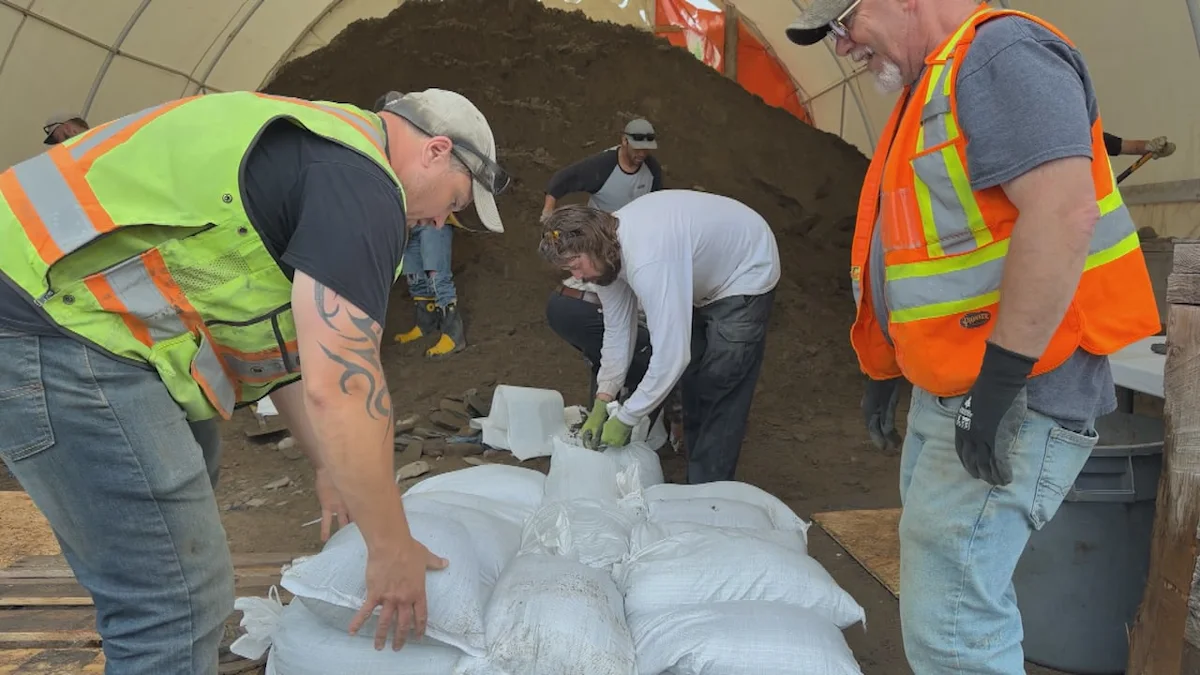Work underway to protect Minnedosa, Brandon as rivers rise