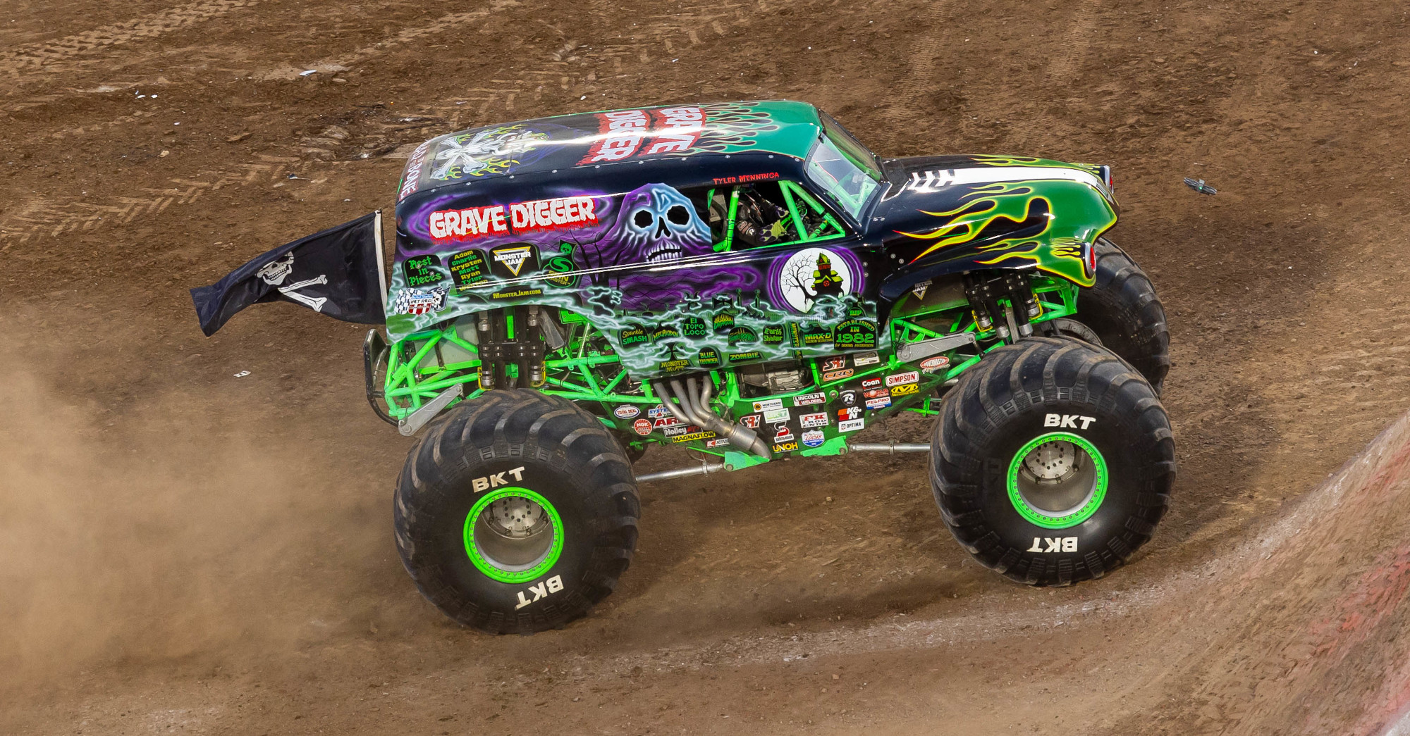 Tyler Menninga Wins JCB Racing World Championship at World Finals
