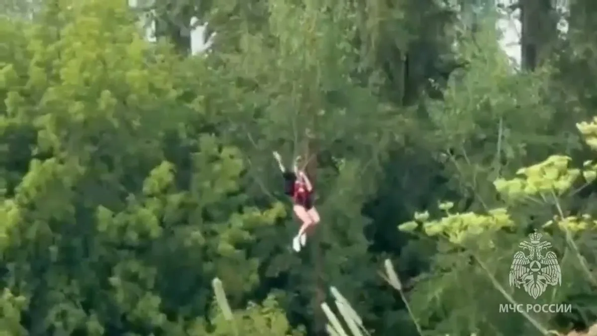Passengers rescued from stranded cable car in Russia