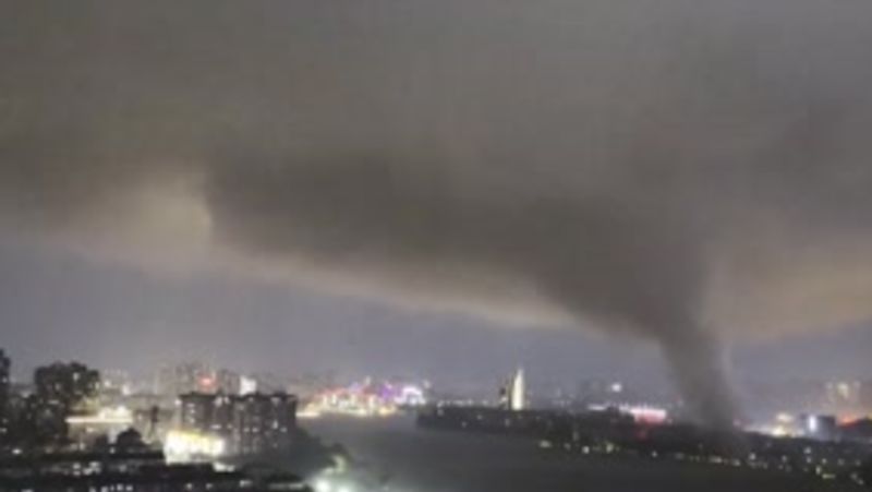Tornado rips through Ezhou City in China
