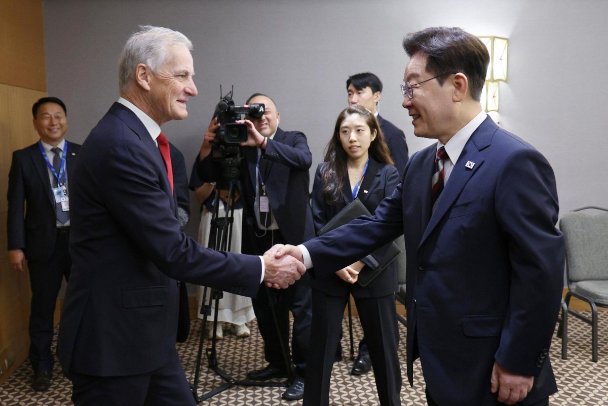 S. Korea's Lee, Norway PM Store discuss deepening cooperation in security, technology