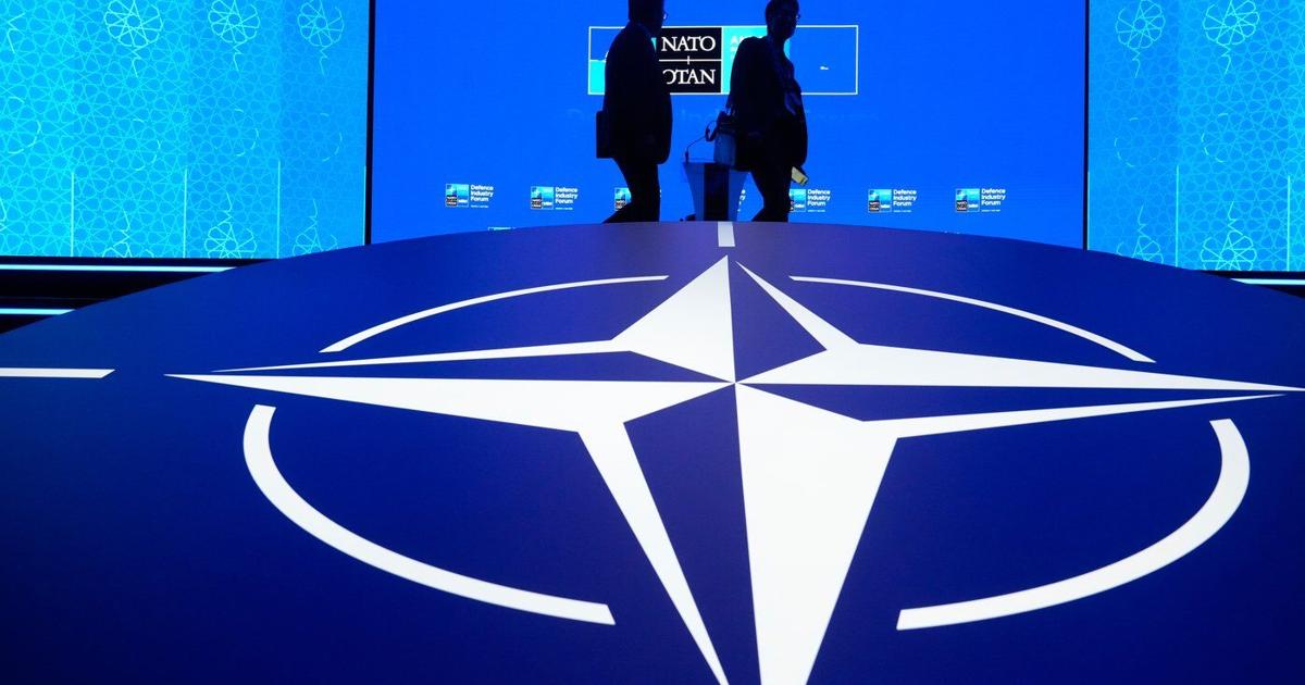 Trump says the U.S. will give license to Ukraine to produce Patriot defense systems