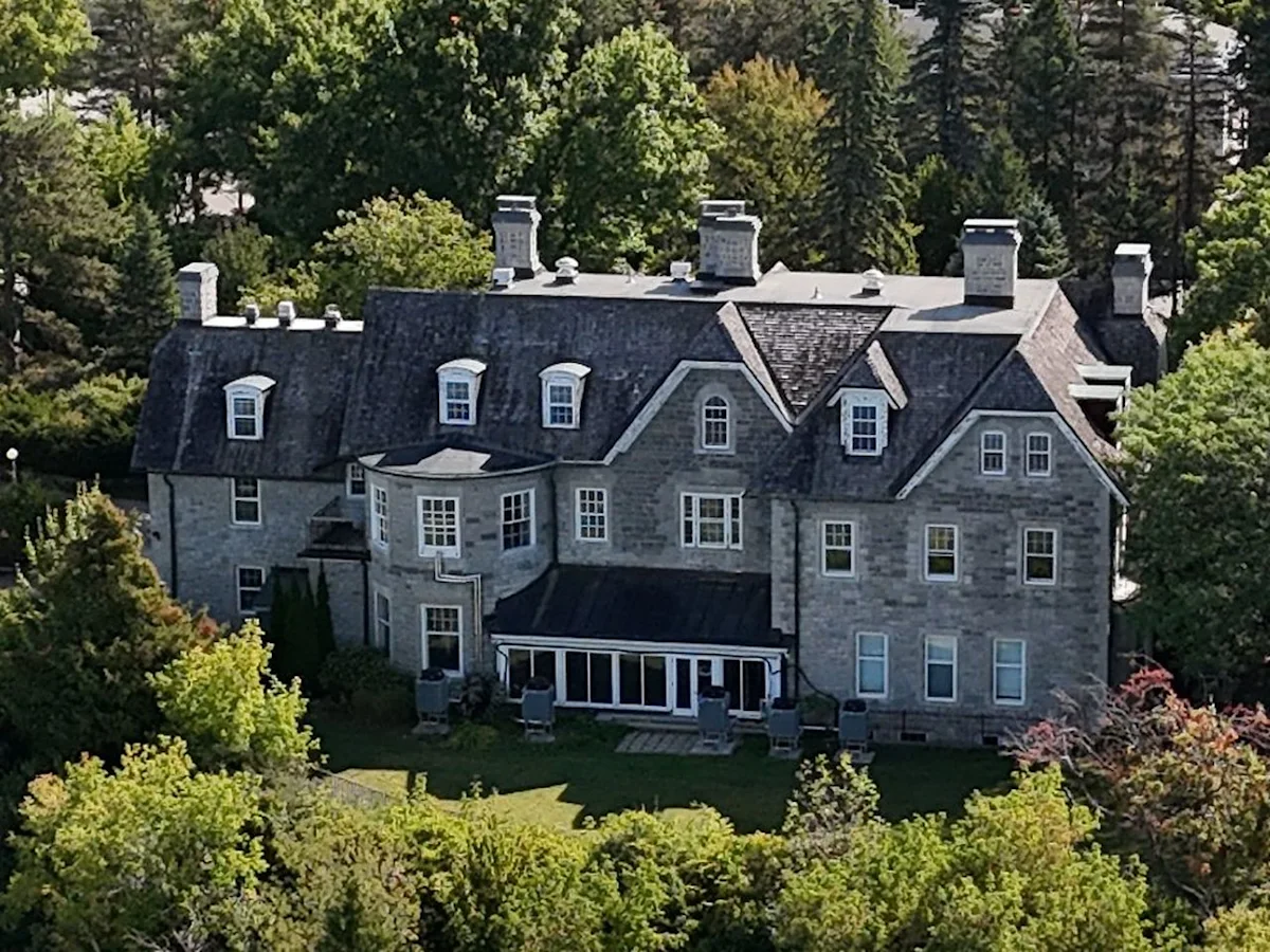 EDITORIAL: Spare a dime for the PM’s new home?