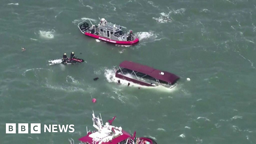 One dead and three missing after boat sinks near Alcatraz