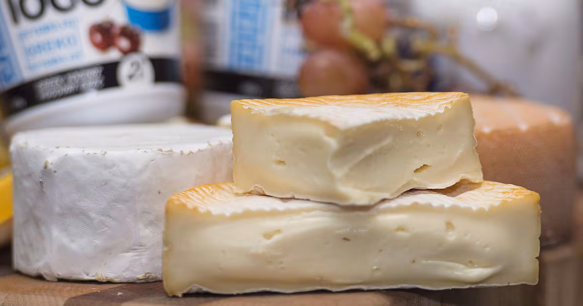 Cracker Barrel parent Lactalis Canada to buy Agropur's fine cheese division