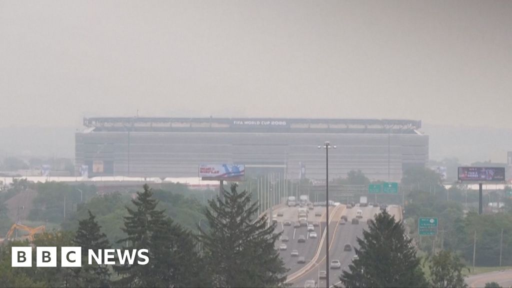 Timelapse shows World Cup final stadium nearly vanish in smoky haze