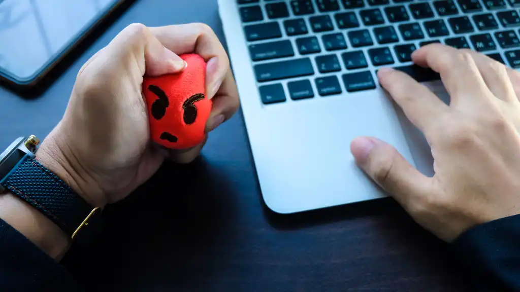 Dear Microsoft: Stop sticking your AI in my IDE