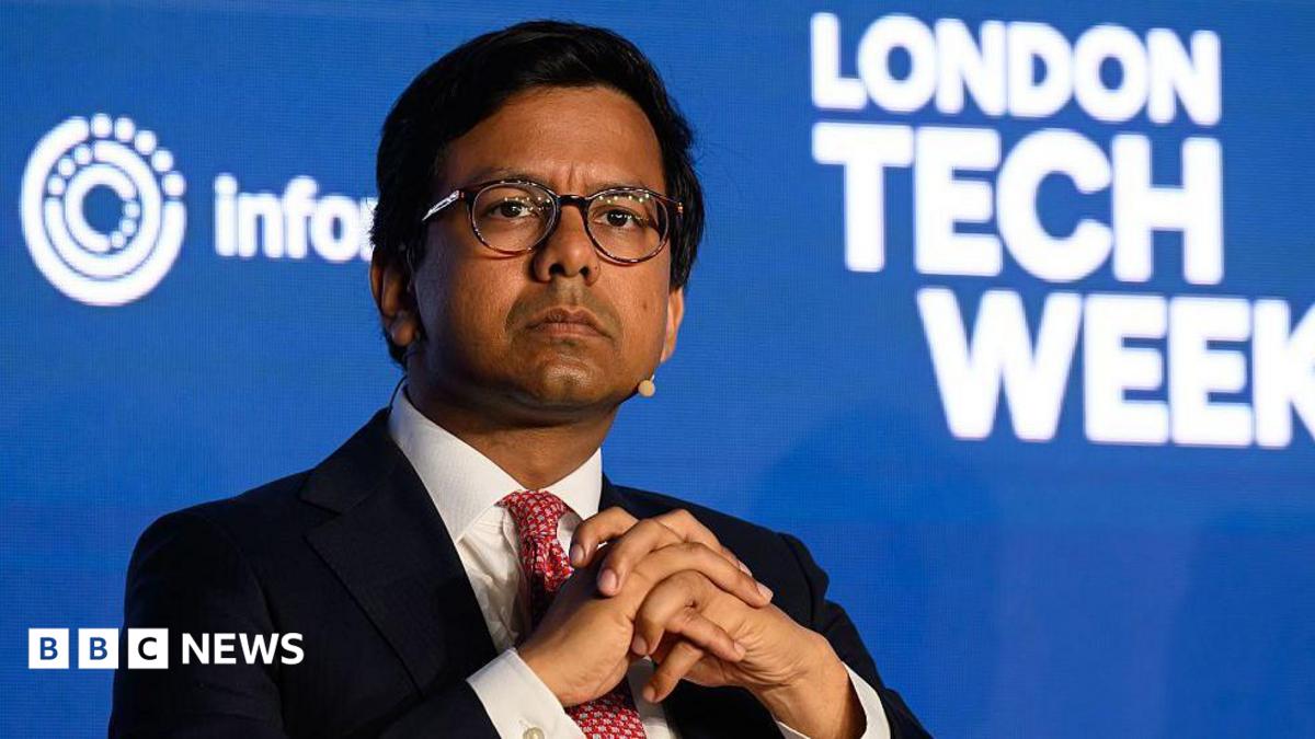 AI minister role boosted but tech department axed in Burnham shake