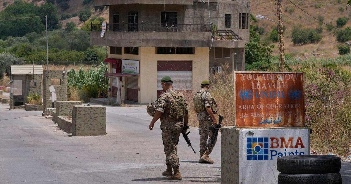Trump promises US help for Lebanon during a White House meeting with its president