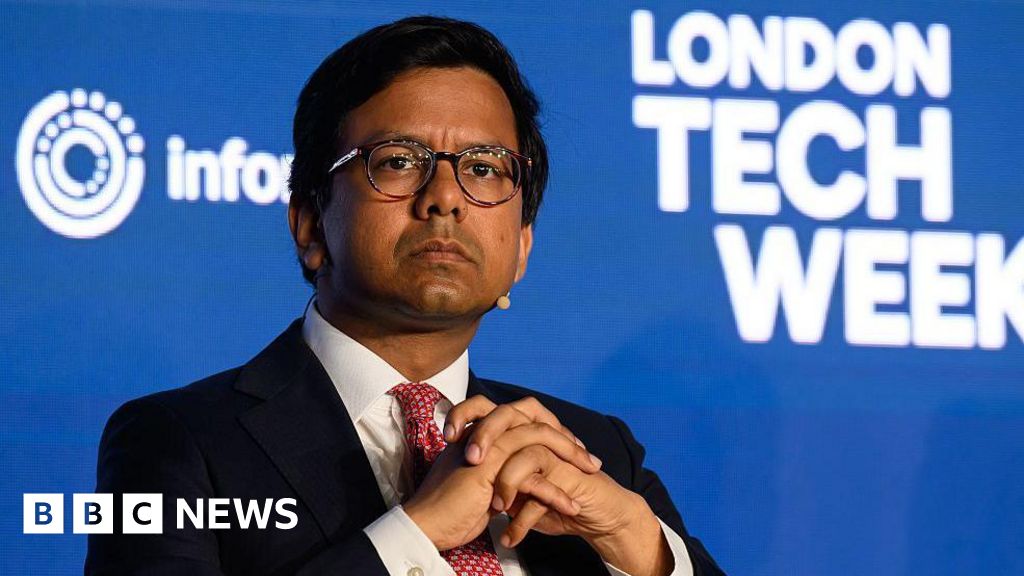 AI minister role boosted but tech department axed in Burnham shake