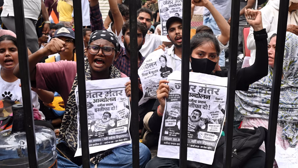 India's government seeks dialogue with the "Cockroach" movement