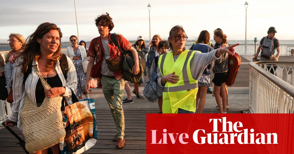 France orders evacuation of Cap Ferret peninsula as wildfire spreads