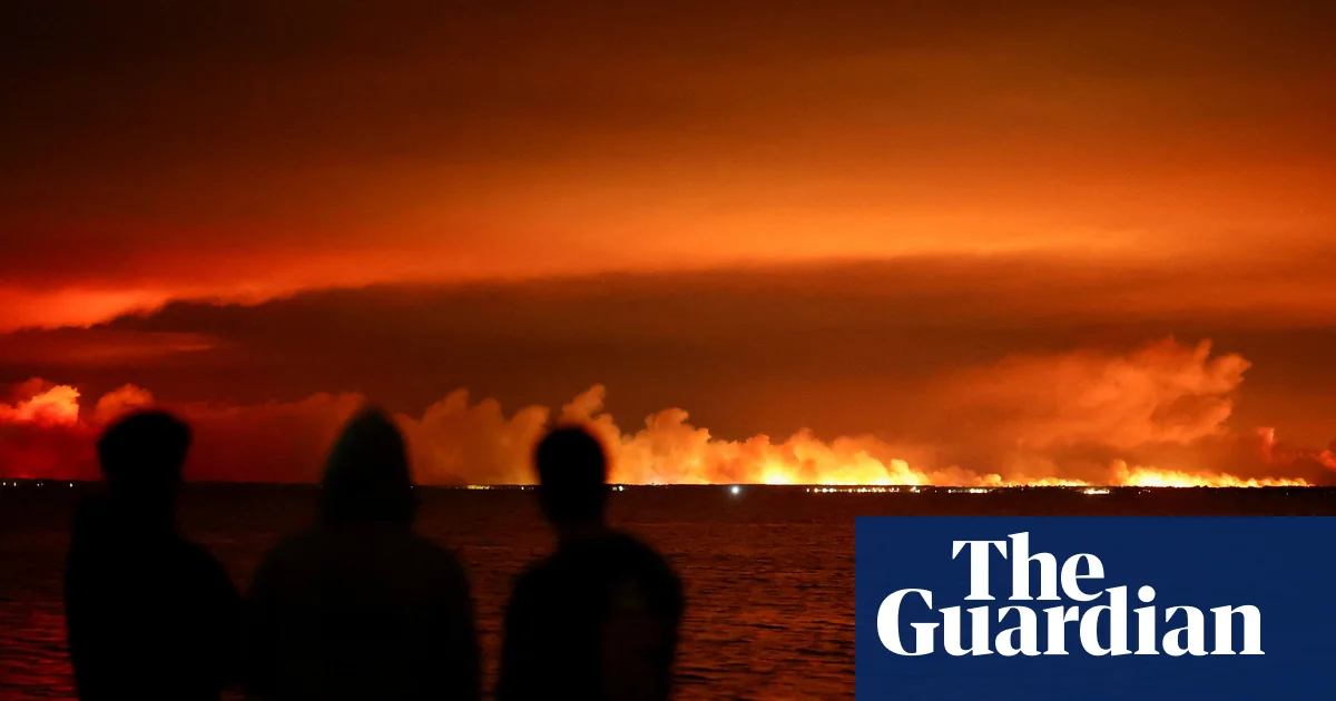 More than 80,000 people flee as wildfires spread in south