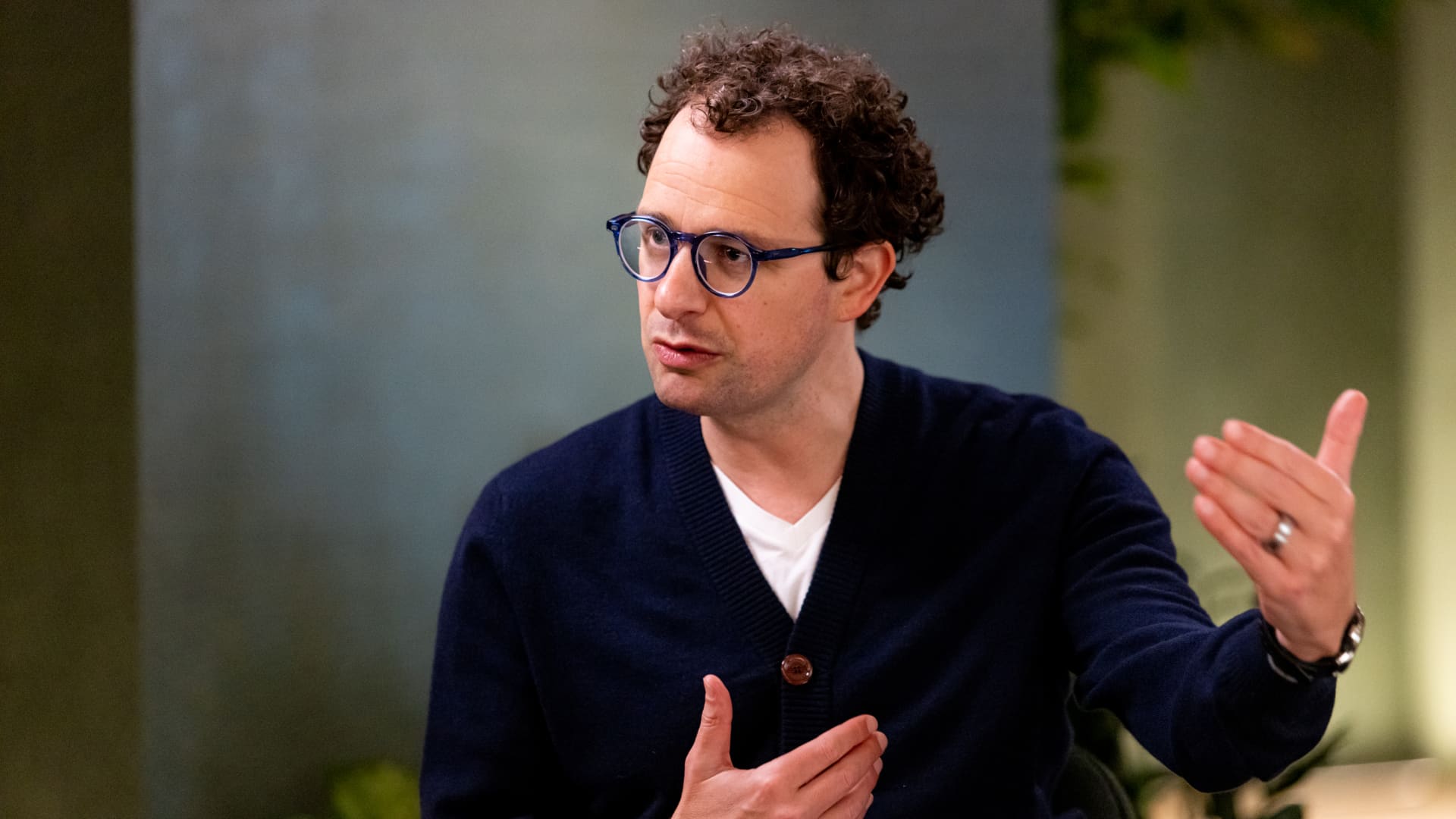 Anthropic's new AI model rivals Fable 5 and is cheaper as businesses fret about costs