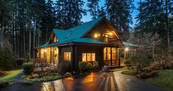 B.C. ‘movie house’ near Port Moody up for sale