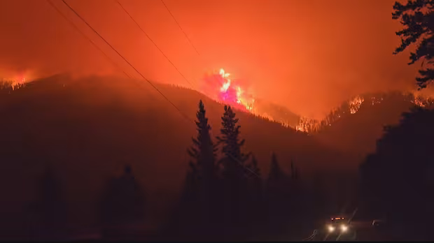 Evacuation order issued for Clinton, B.C., as nearby wildfire grows