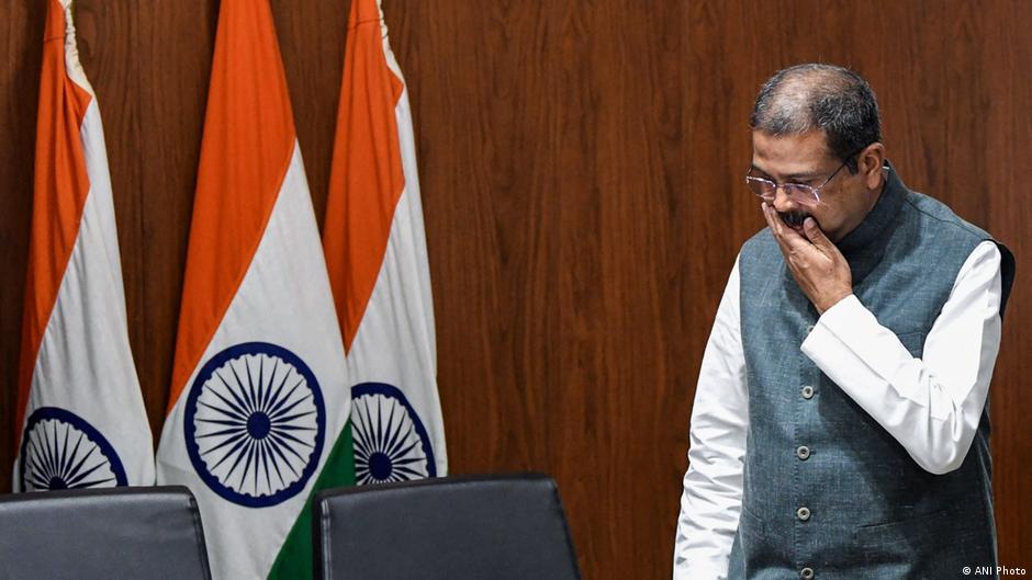 India: Education minister resigns amid student