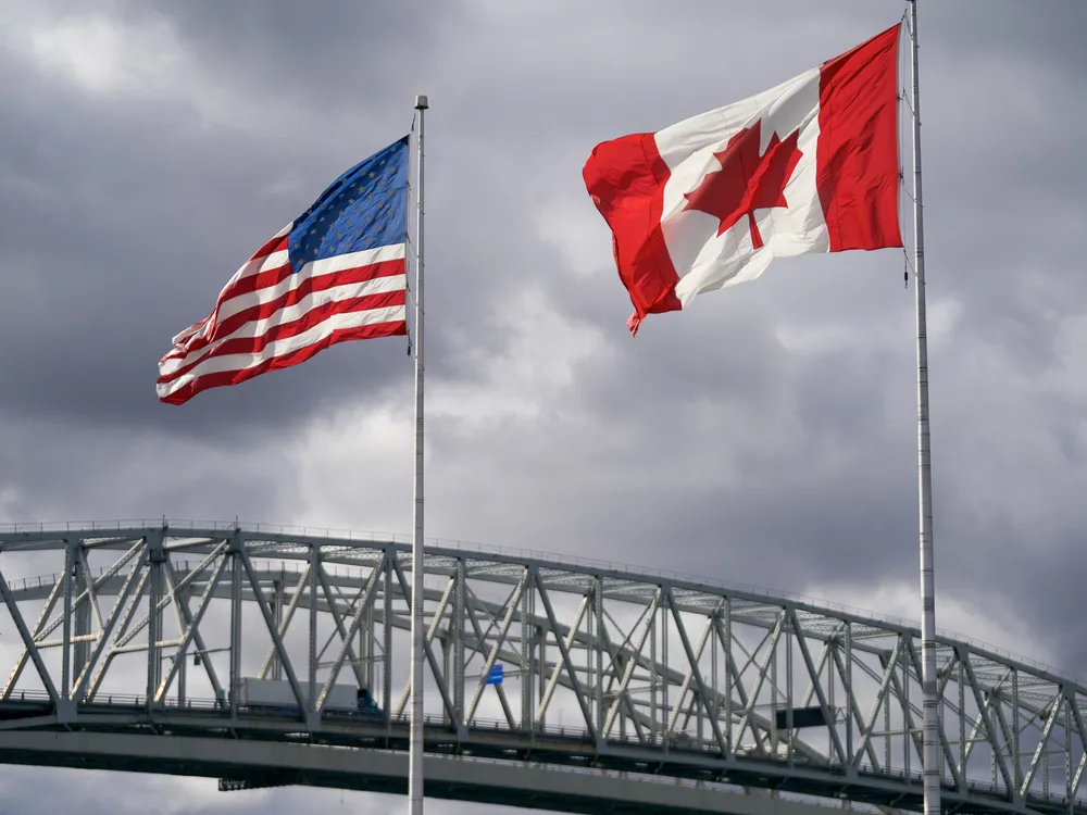 Canadians spent $3.3 billion less on travel to the U.S. last year: StatCan
