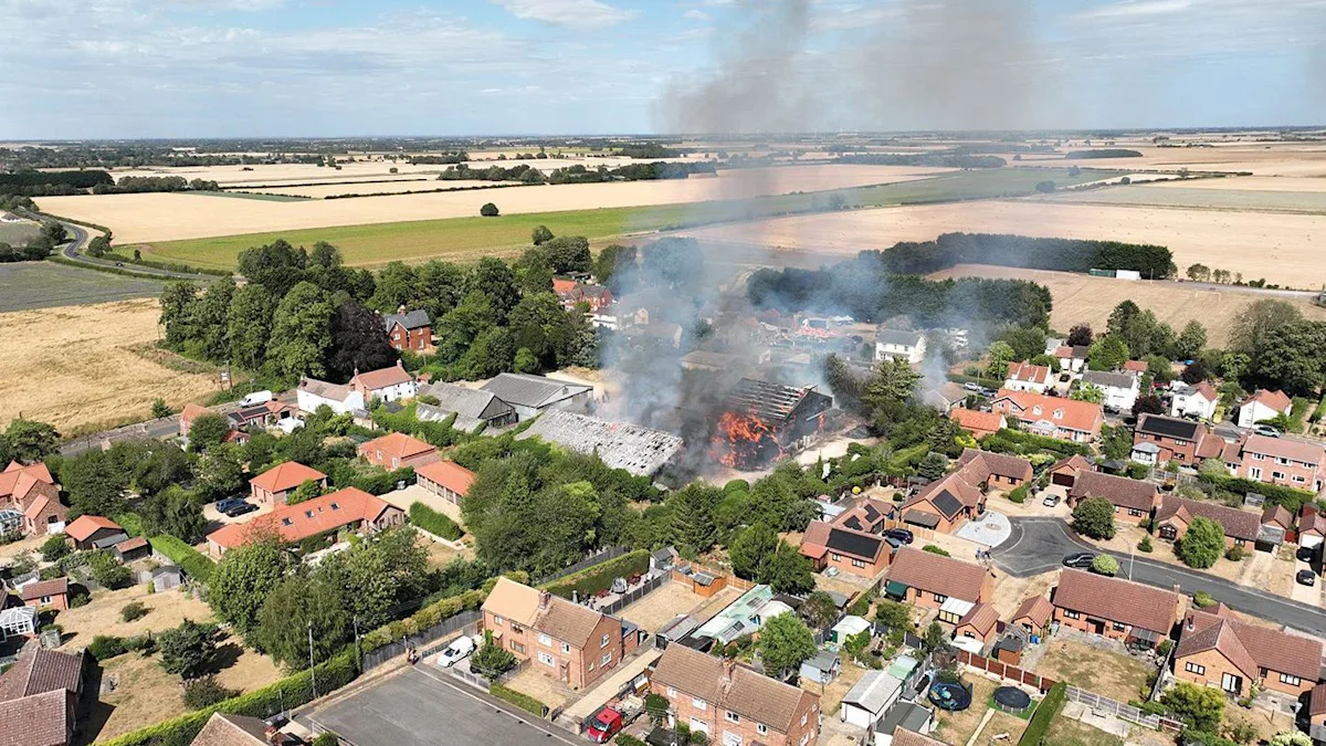 Agricultural buildings blaze scaled down by crews