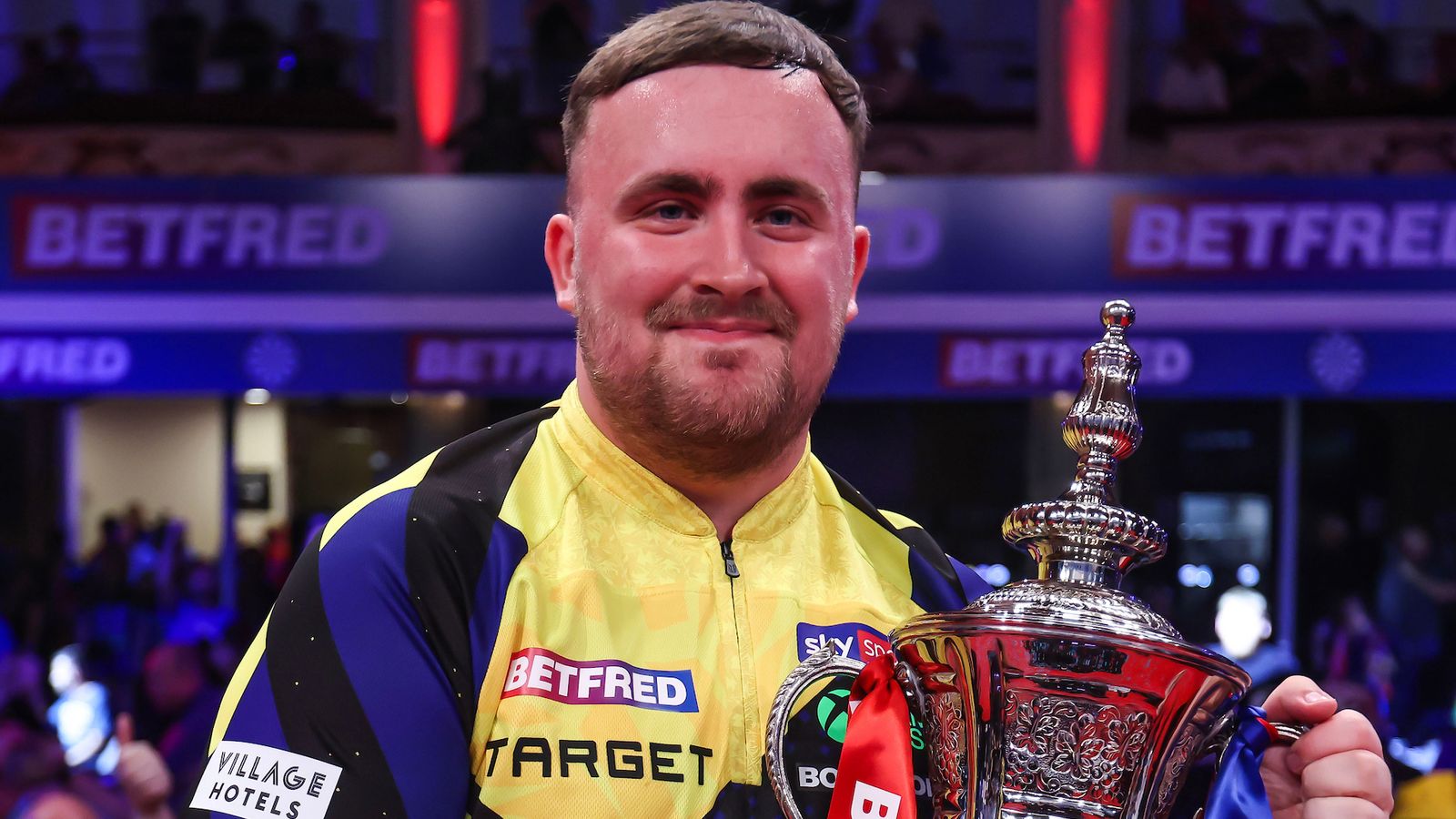 World Matchplay Darts: Luke Littler thrashes Gerwyn Price 18