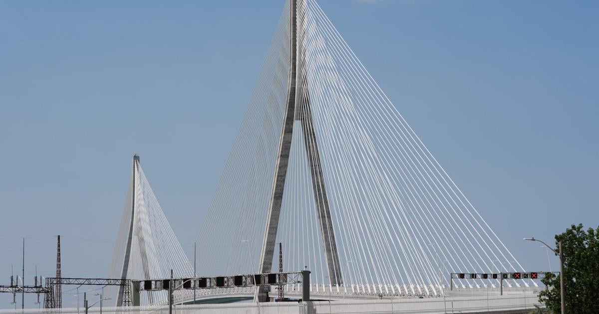 In the news today: Gordie Howe bridge to open, B.C. wildfires, Seattle shooting