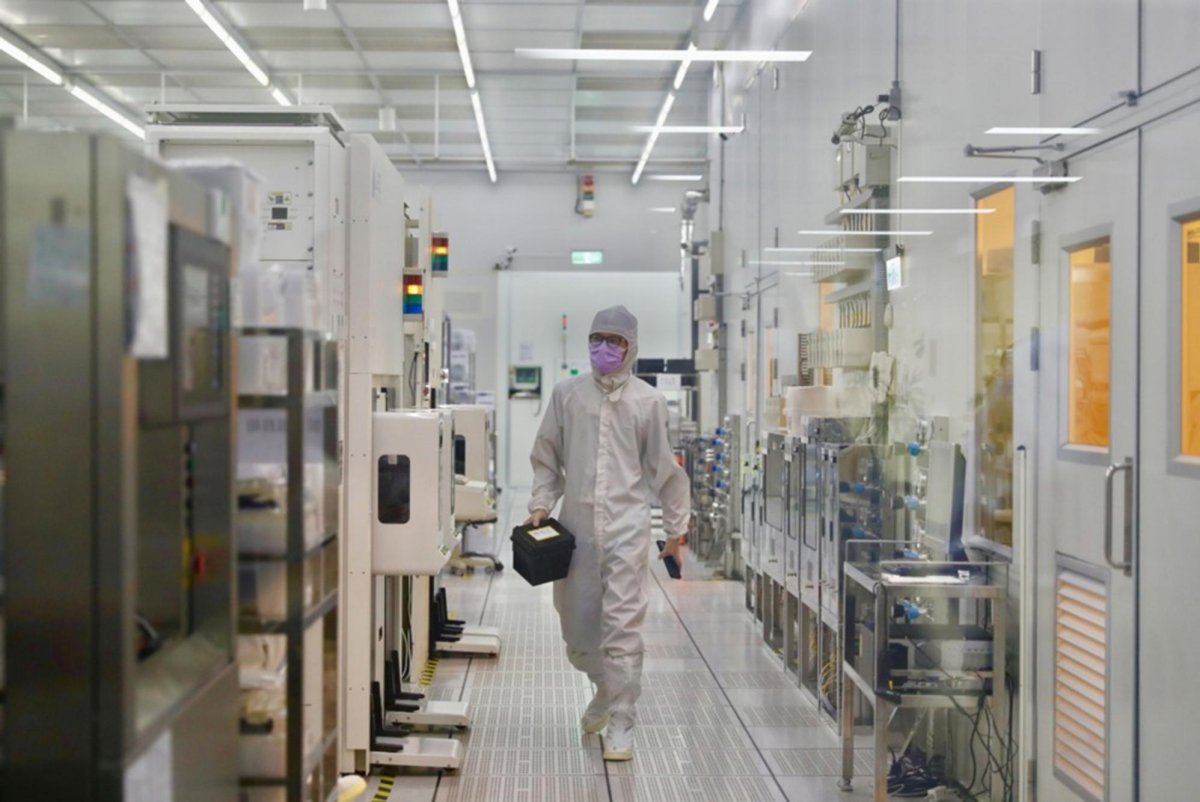 AI demand, U.S. tariffs reshape South Korean manufacturing
