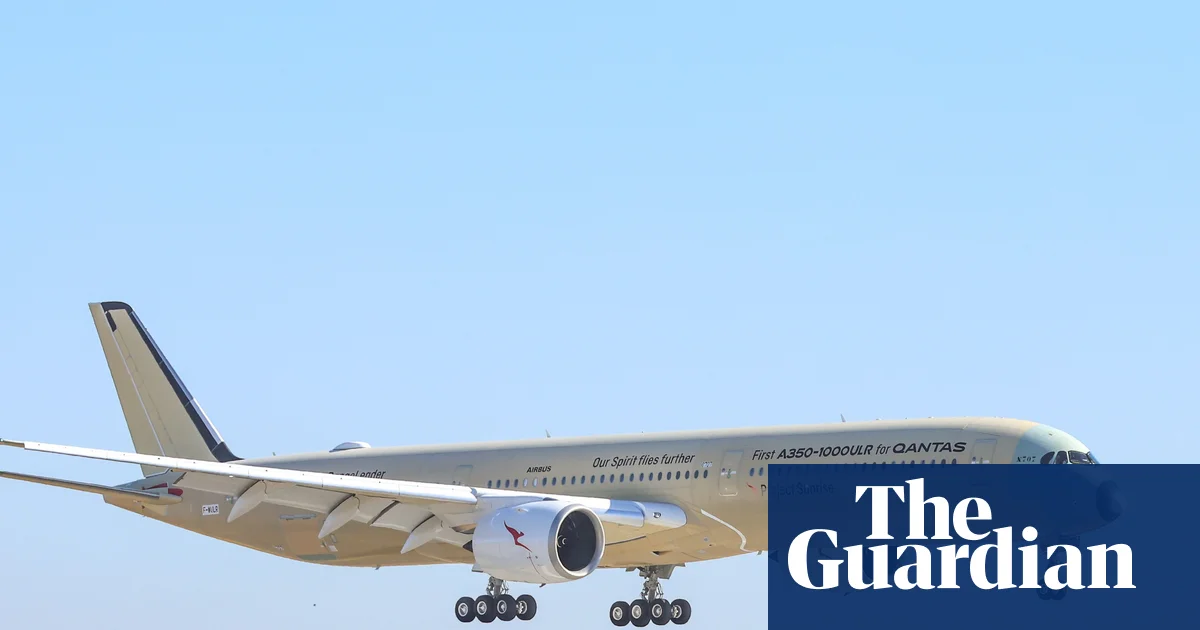 Qantas plane flies for more than 24 hours in record